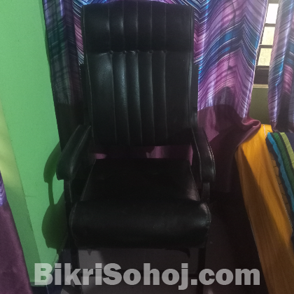 ফোমের তৈরী আরামদায়ক চেয়ার